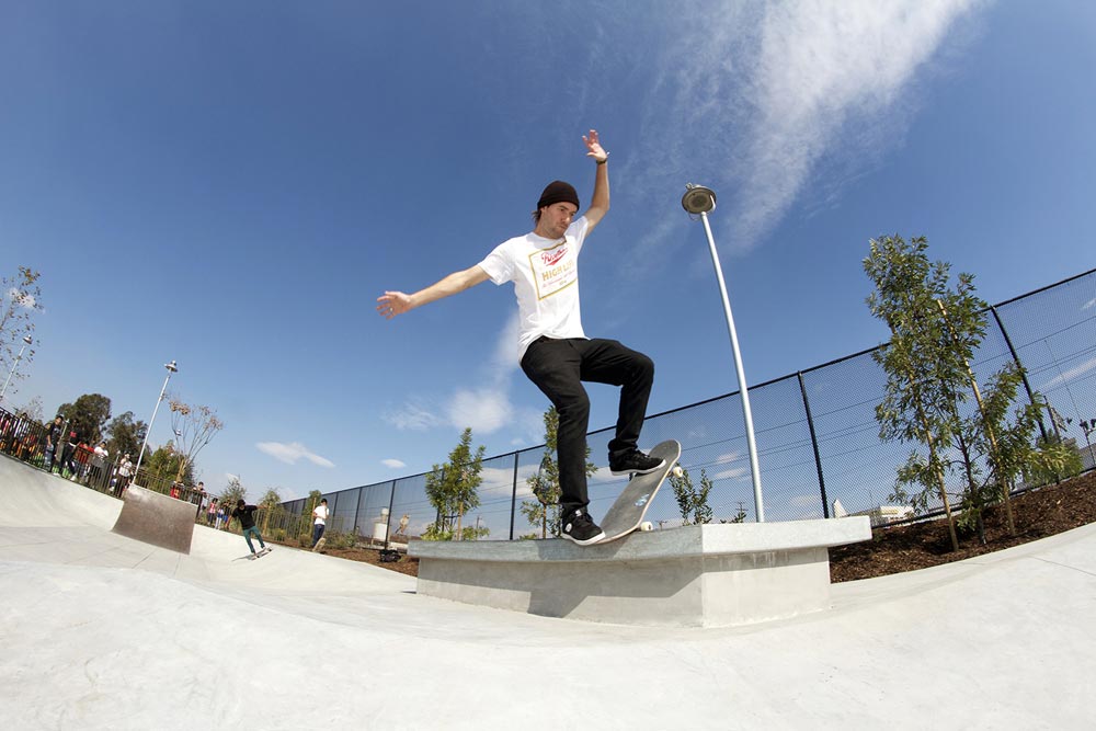 Monitor-Skatepark-Los-Angeles-California-Spohn-Ranch-Carsten-Boyer-Noseblunt