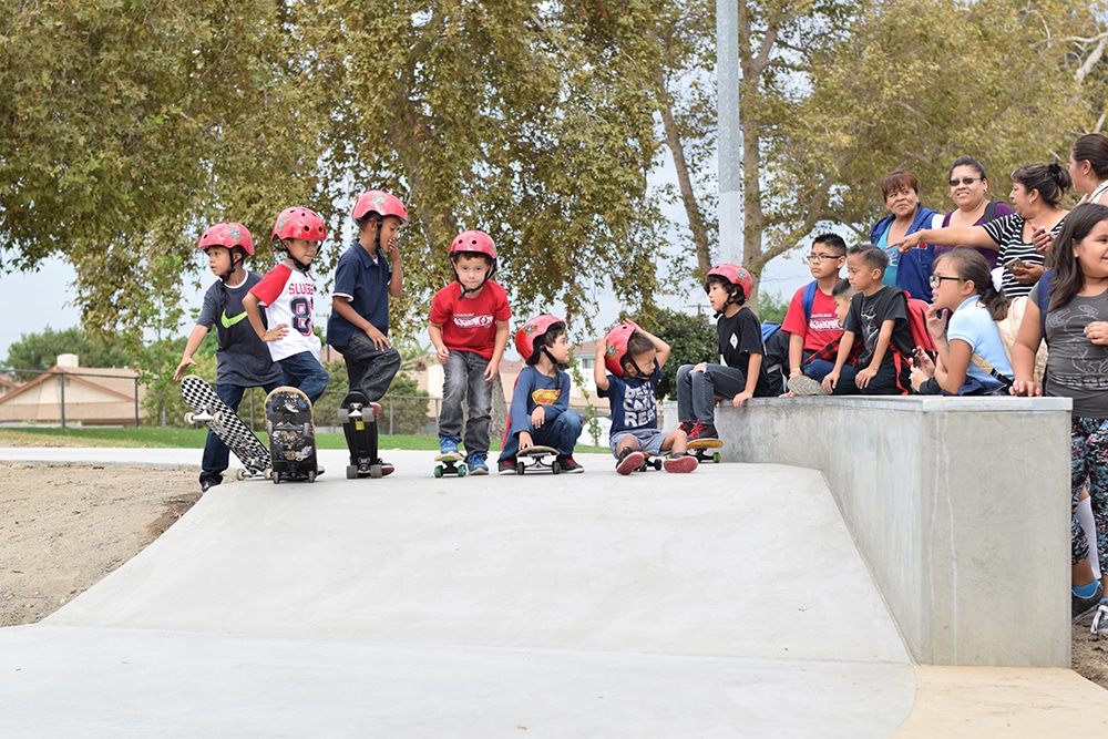 redhelmets_schweitzerskatepark