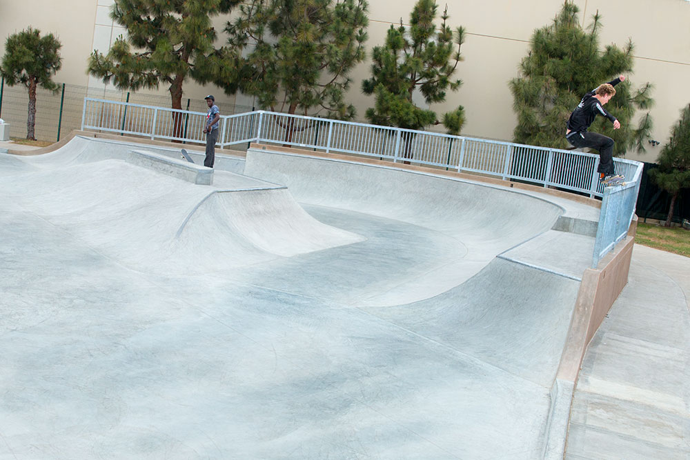 ManhattanBeachSkatepark_JaredCleland_5050rail_SpohnRanchB