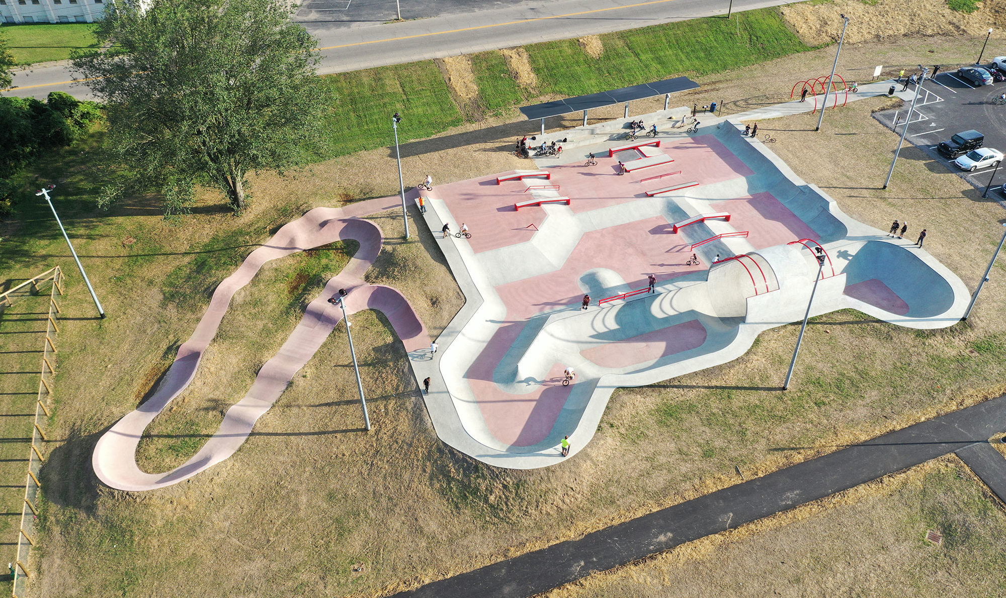 NewarkSkateparkOhioFullPipePumpTrack