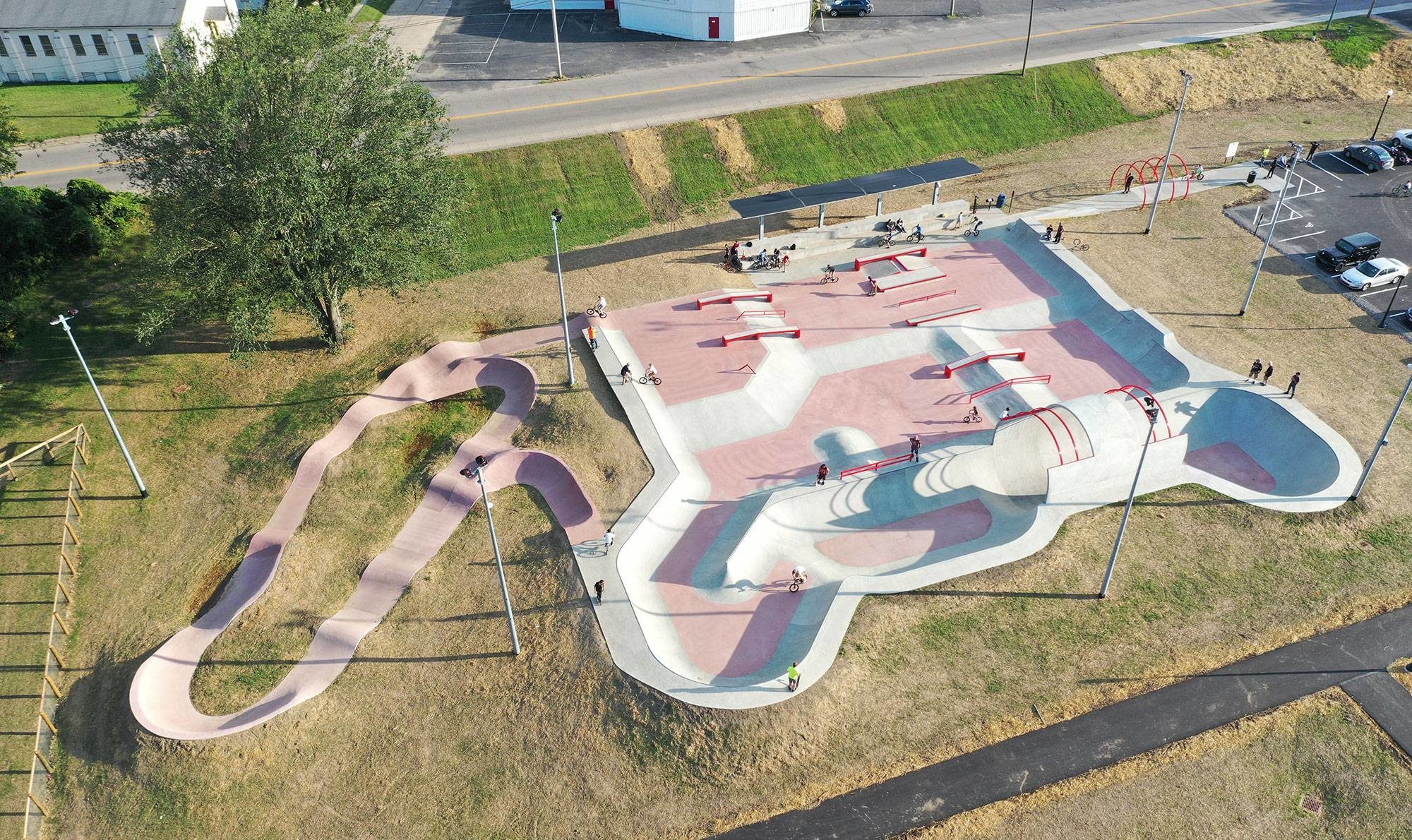 NewarkSkateparkOhioFullPipePumpTrack