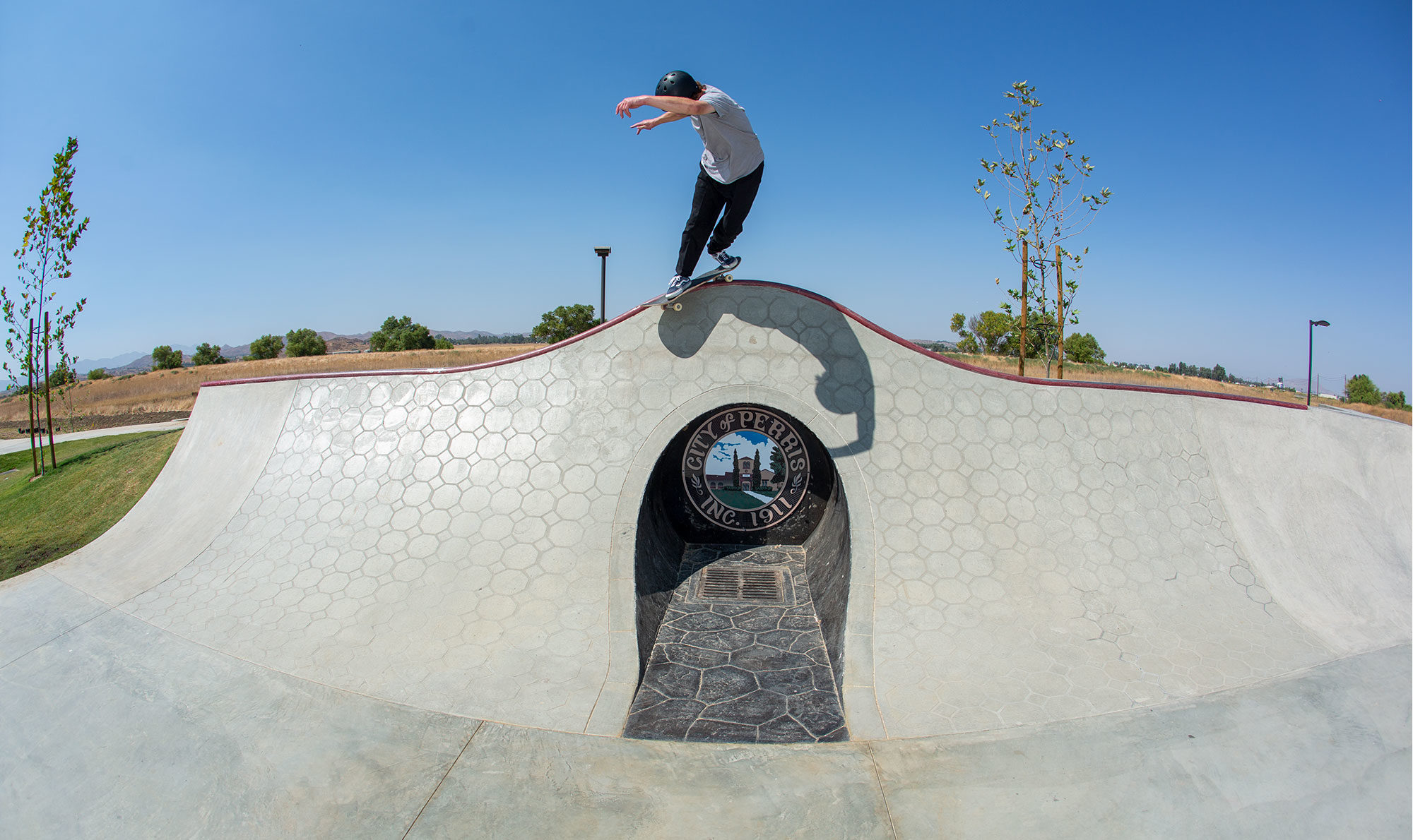 Backside Smith through the Perris Keyhole