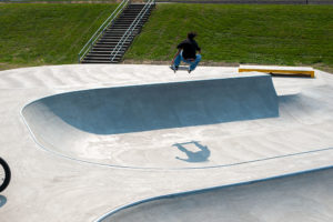 Frontside Air in a large half bowl at Waterloo Skatepark