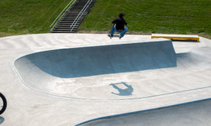 Frontside Air in a large half bowl at Waterloo Skatepark