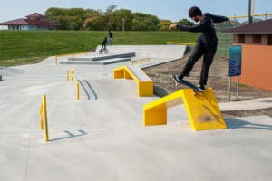 Pivot to fakie within the Waterloo Skatepark Iowa