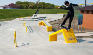 Pivot to fakie within the Waterloo Skatepark Iowa